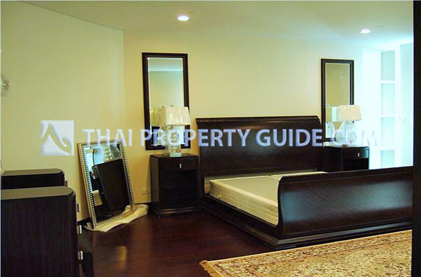 Condominium in Ploenchit 
