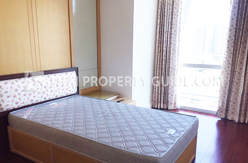 Condominium in Ploenchit : Athenee Residence 