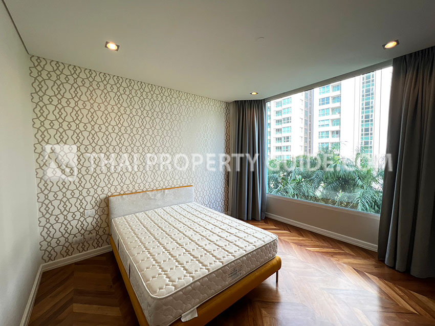 Condominium in Ploenchit 
