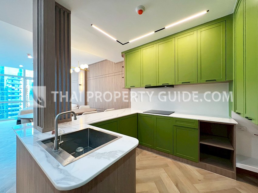 Condominium in Ploenchit : Athenee Residence 