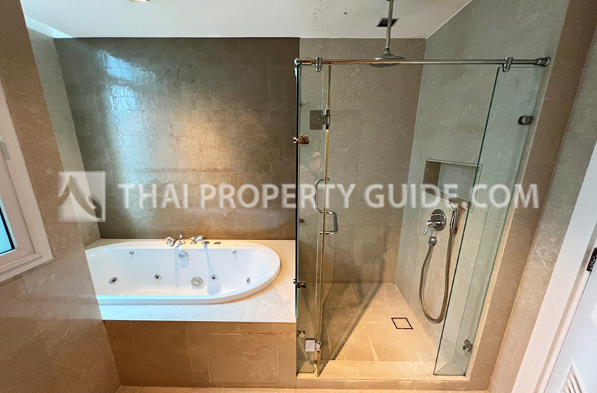 Condominium in Ploenchit : Athenee Residence 