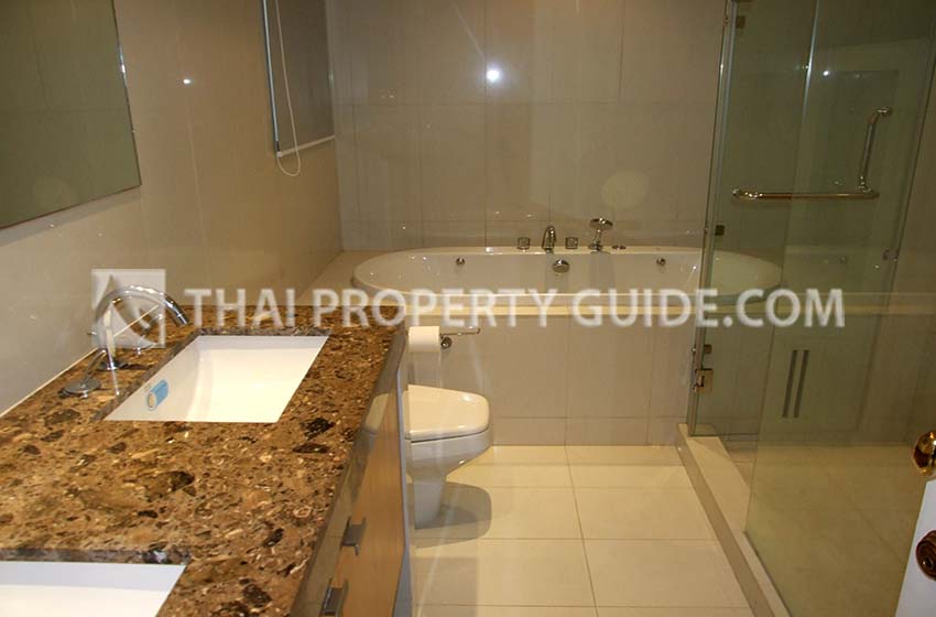 Condominium in Ploenchit : Athenee Residence 