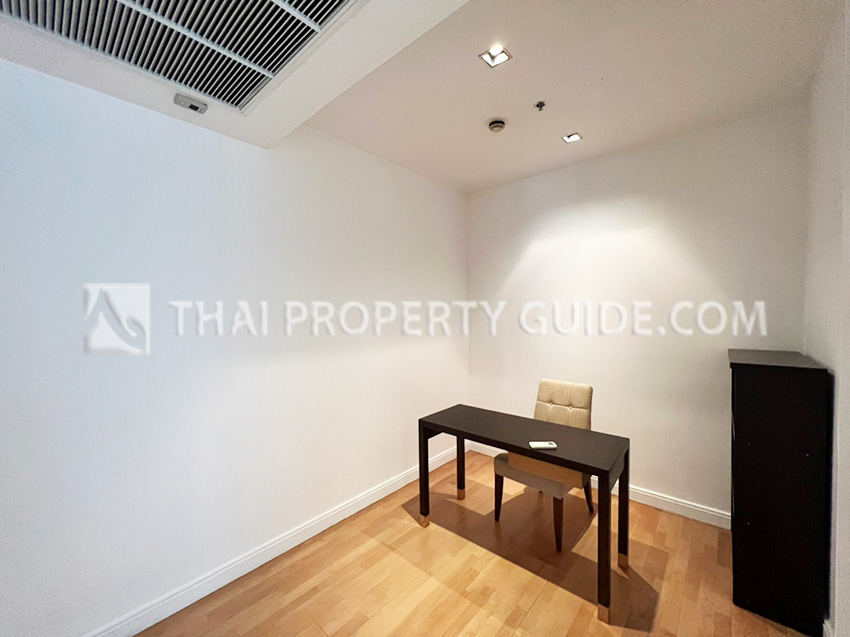 Condominium in Ploenchit : Athenee Residence 