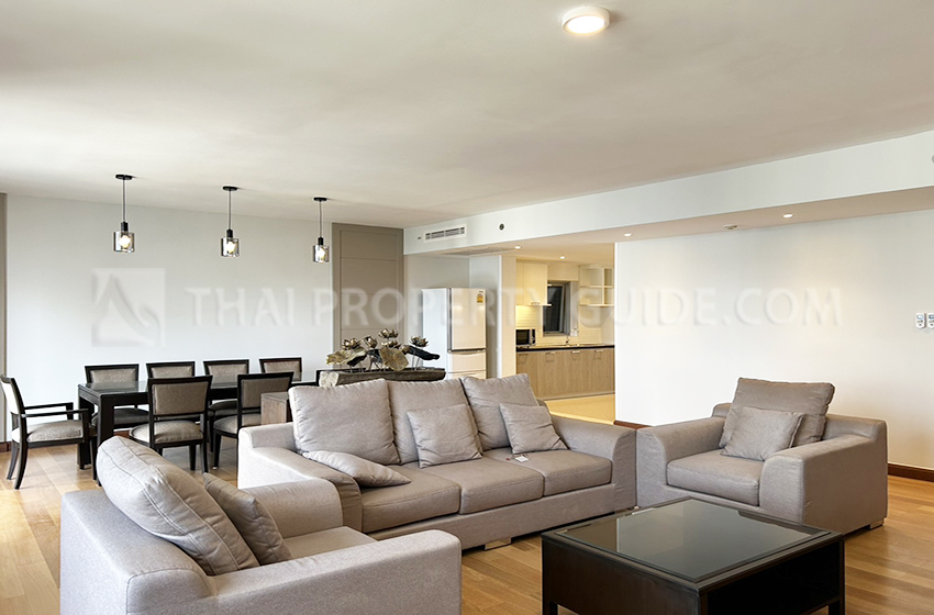 Condominium in Ploenchit 