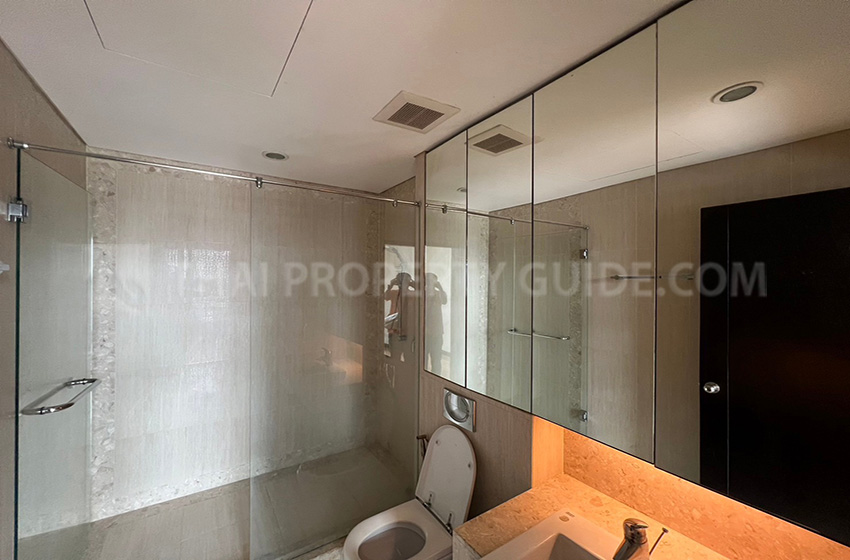 Condominium in Ploenchit 