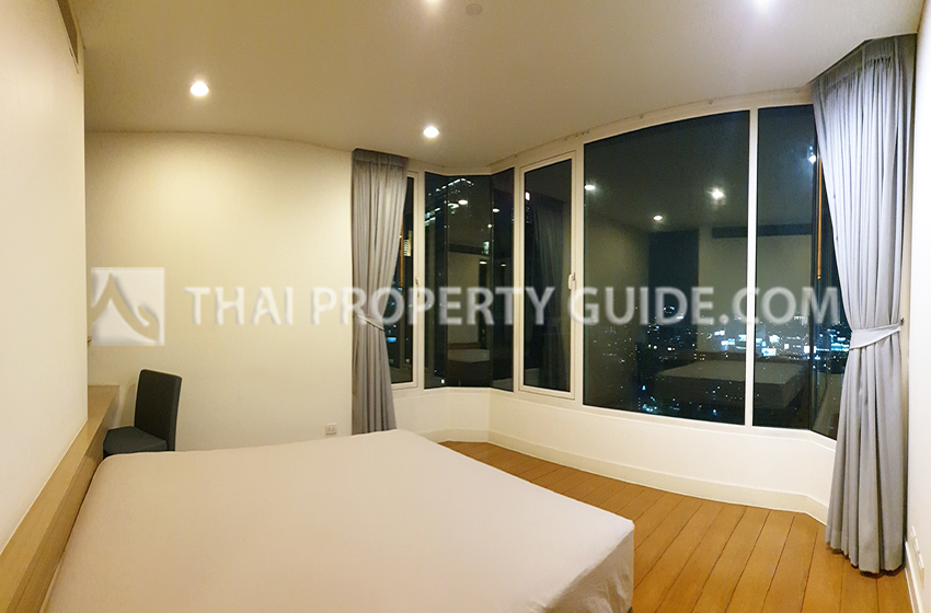 Condominium in Ploenchit 
