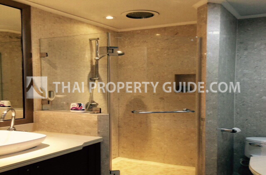 Condominium in Ploenchit 
