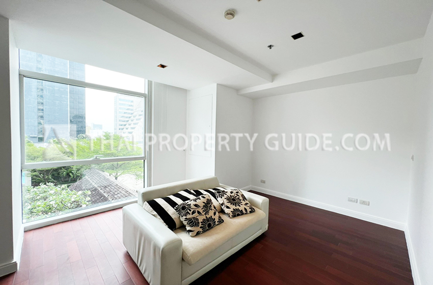 Condominium in Ploenchit : Athenee Residence 