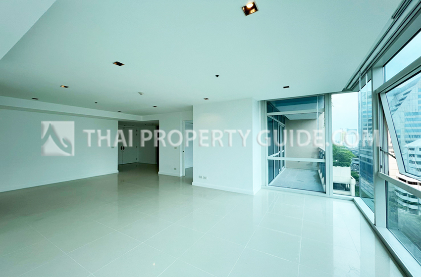 Condominium in Ploenchit : Athenee Residence 