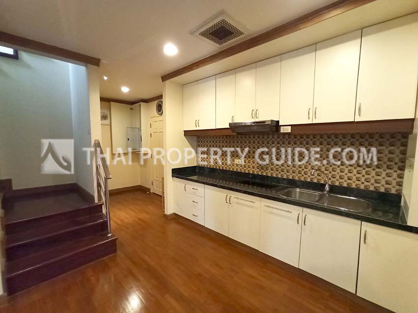 Condominium in Ploenchit 