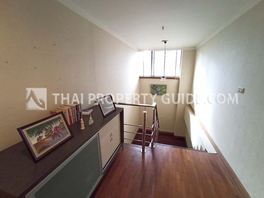Condominium in Ploenchit 