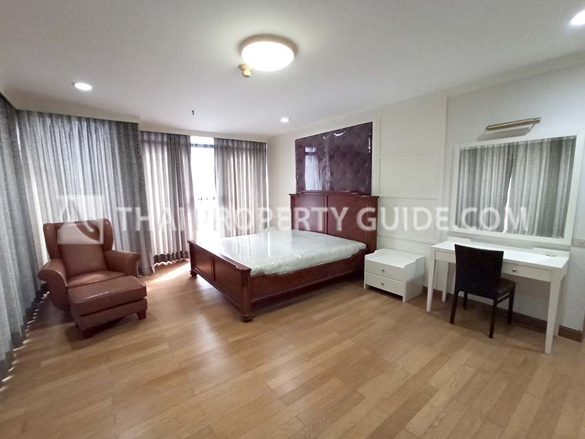 Condominium in Ploenchit 