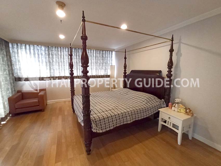 Condominium in Ploenchit 