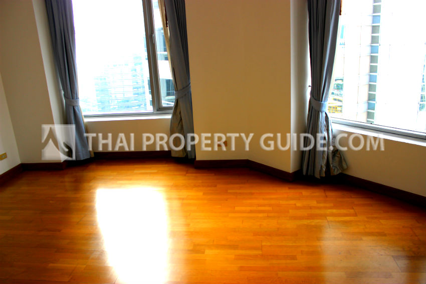 Condominium in Ploenchit 