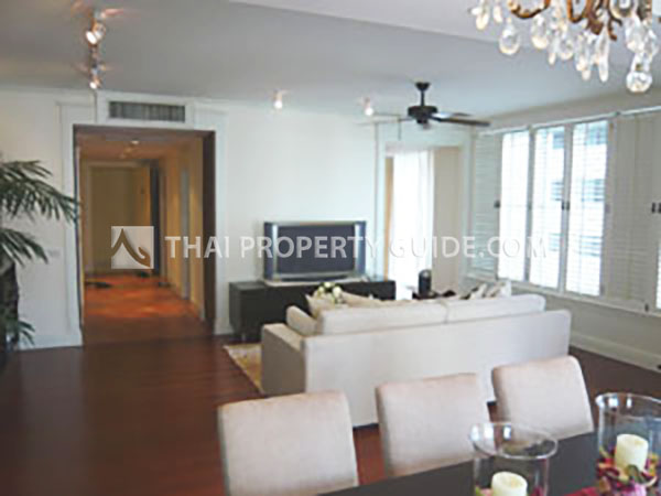Condominium in Ploenchit 