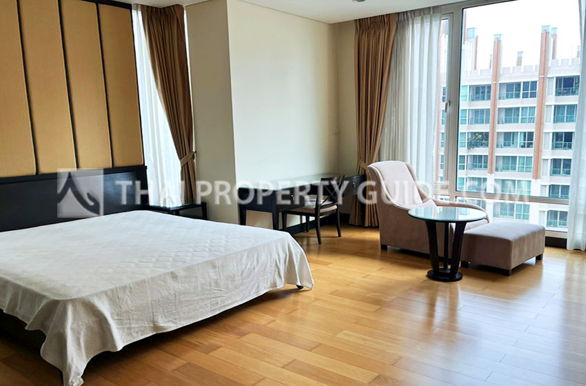 Condominium in Ploenchit 