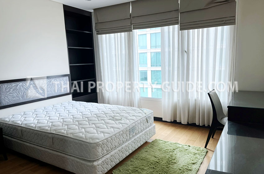 Condominium in Ploenchit 