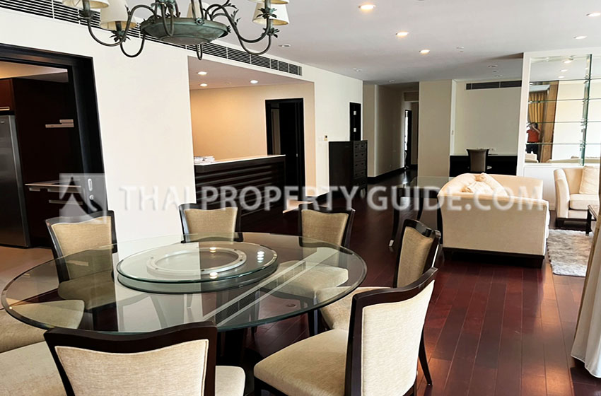 Condominium in Ploenchit 