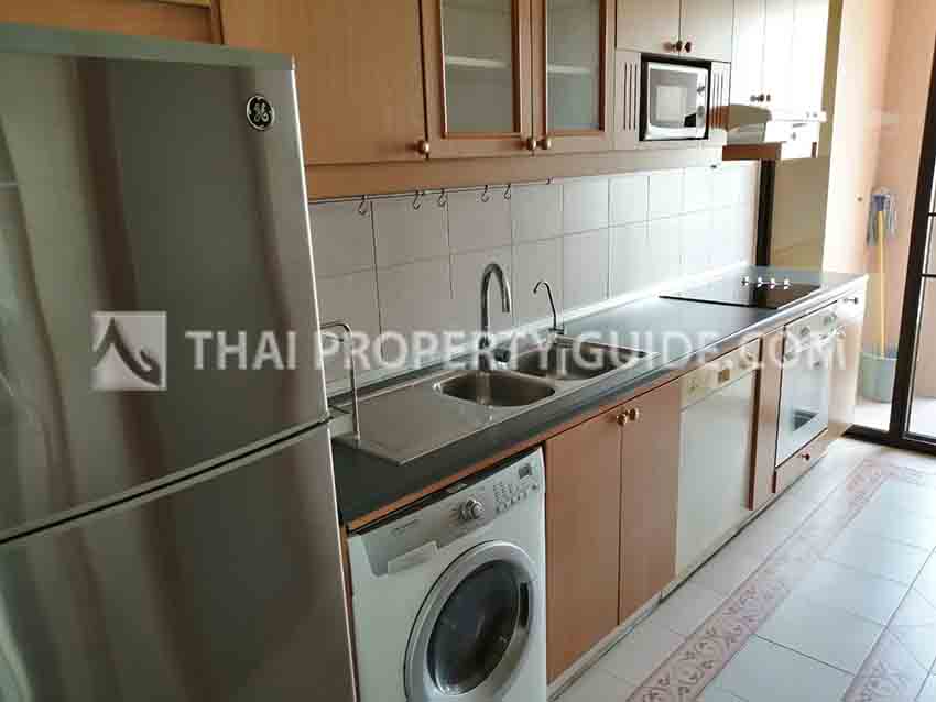 Condominium in Ploenchit 