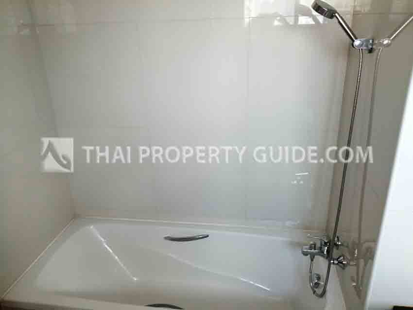 Condominium in Ploenchit 