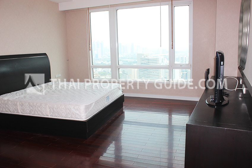 Condominium in Ploenchit 