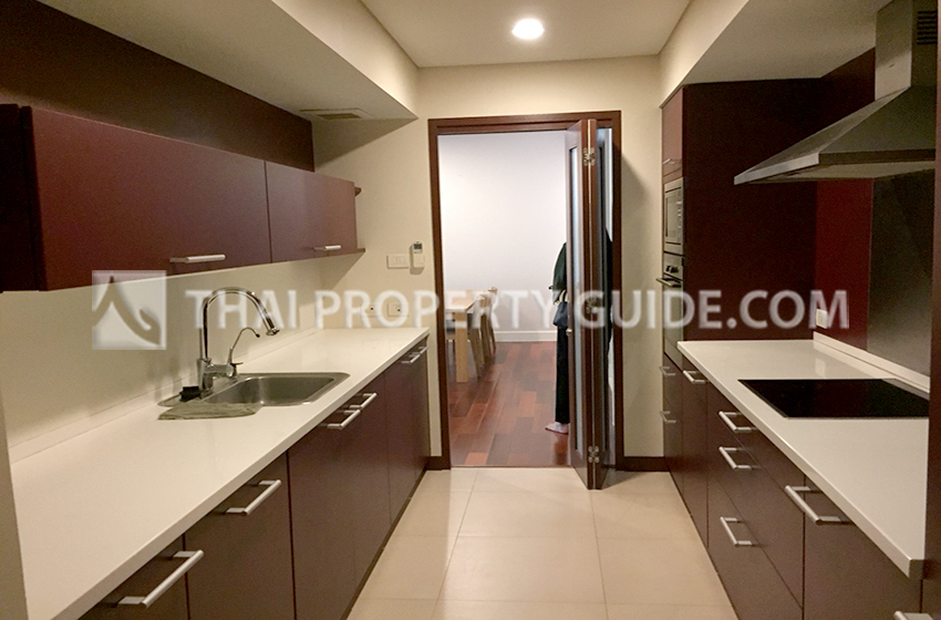 Condominium in Ploenchit 