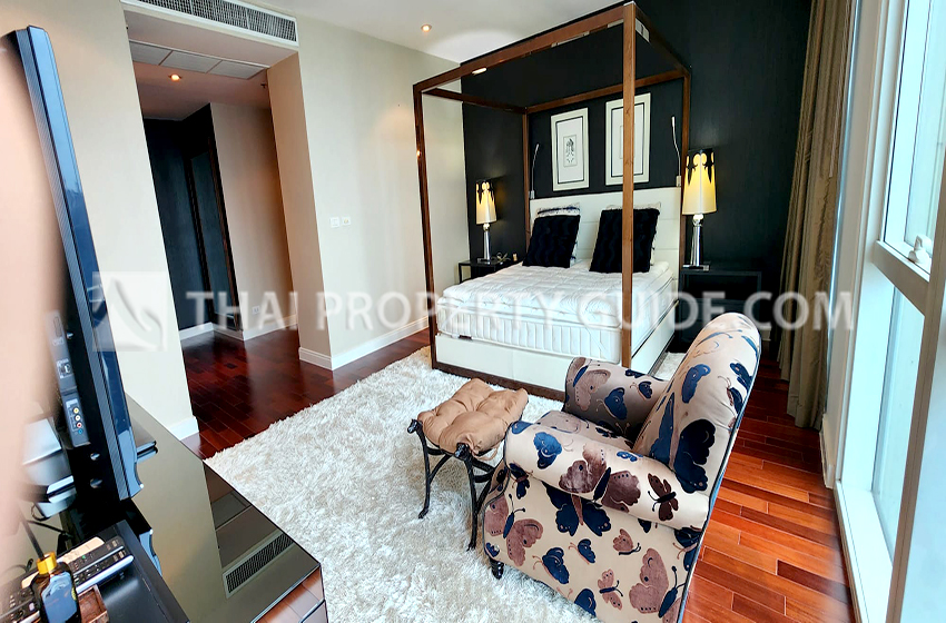 Condominium in Ploenchit : Athenee Residence 
