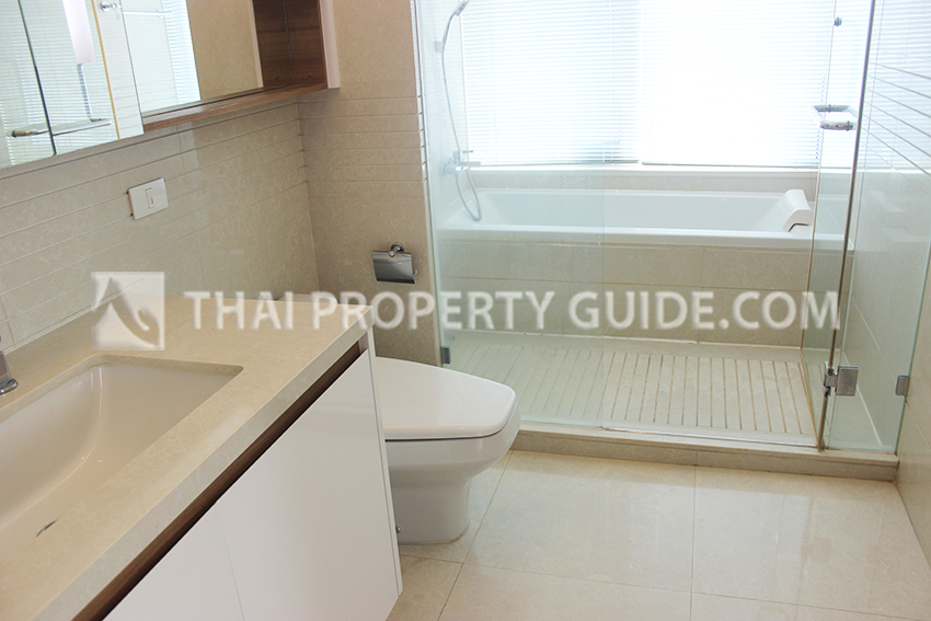 Condominium in Ploenchit 