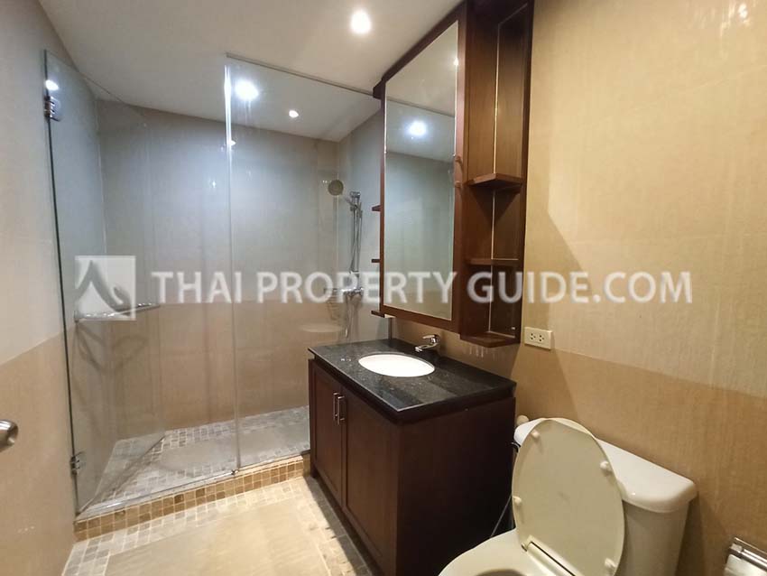 Condominium in Ploenchit 