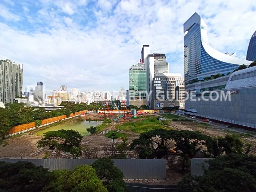 Condominium in Ploenchit 