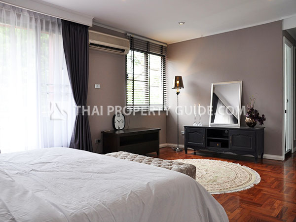 Condominium in Ploenchit 
