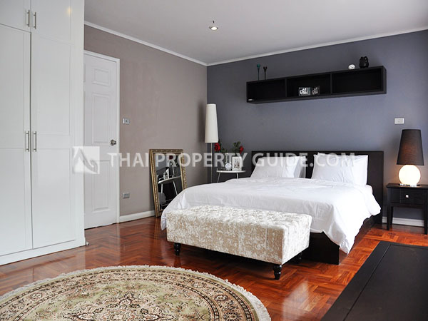 Condominium in Ploenchit 