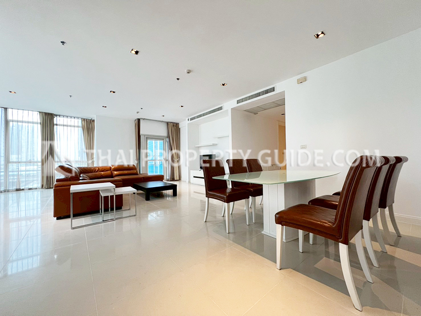 Condominium in Ploenchit : Athenee Residence 