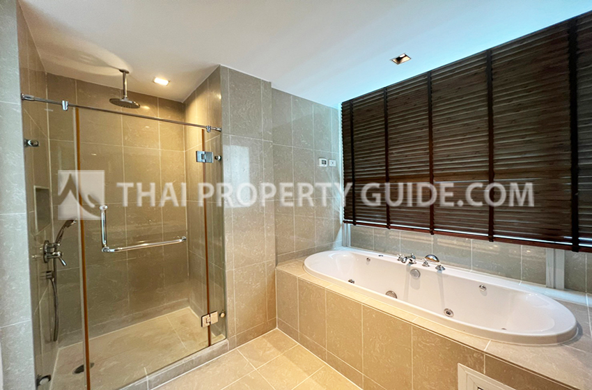 Condominium in Ploenchit : Athenee Residence 