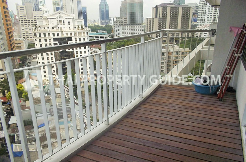 Condominium in Ploenchit 