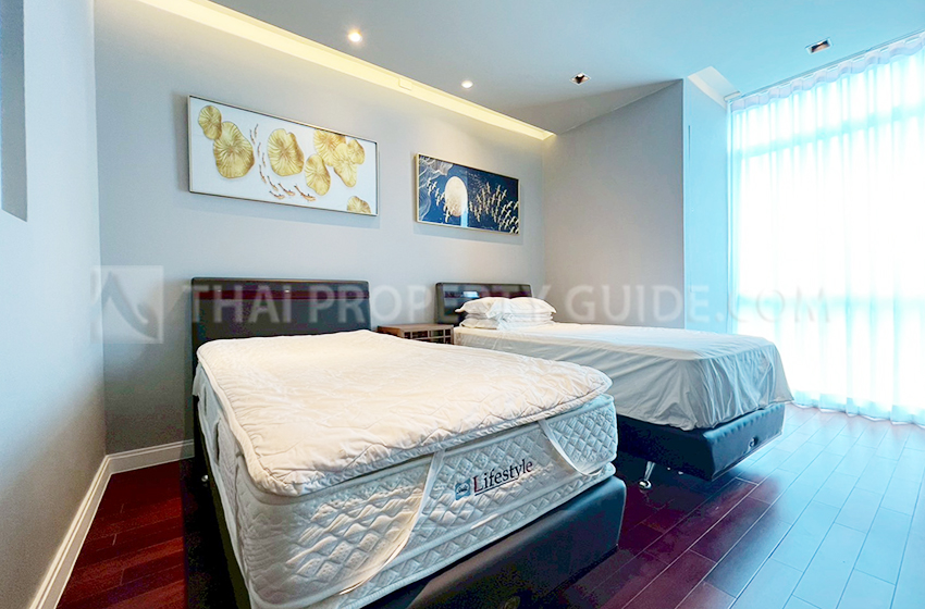 Condominium in Ploenchit : Athenee Residence 