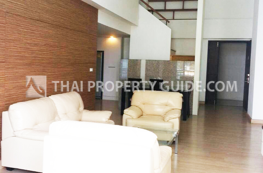Condominium in Ploenchit 