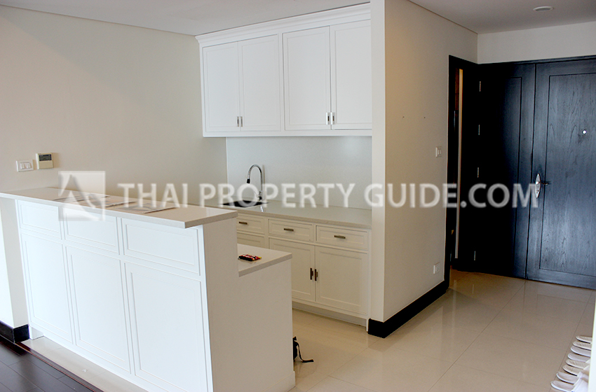 Condominium in Ploenchit 