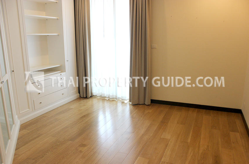Condominium in Ploenchit 