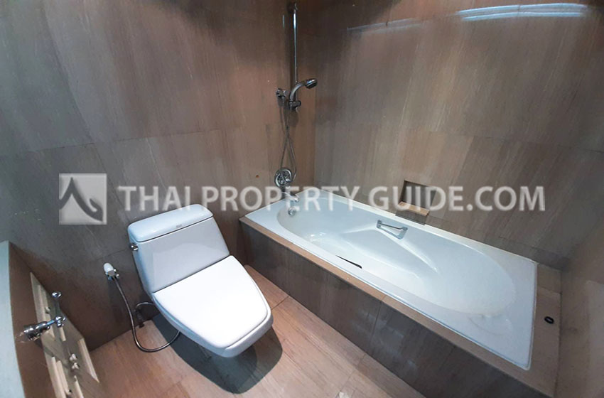 Condominium in Ploenchit 
