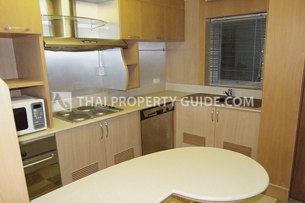 Condominium in Ploenchit 