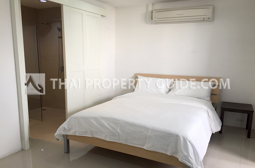 Condominium in Ploenchit 