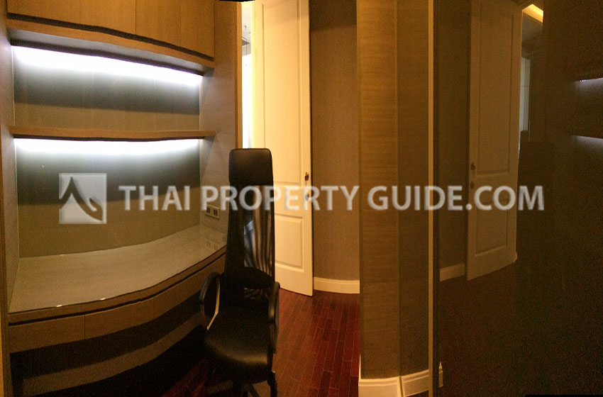 Condominium in Ploenchit : Athenee Residence 