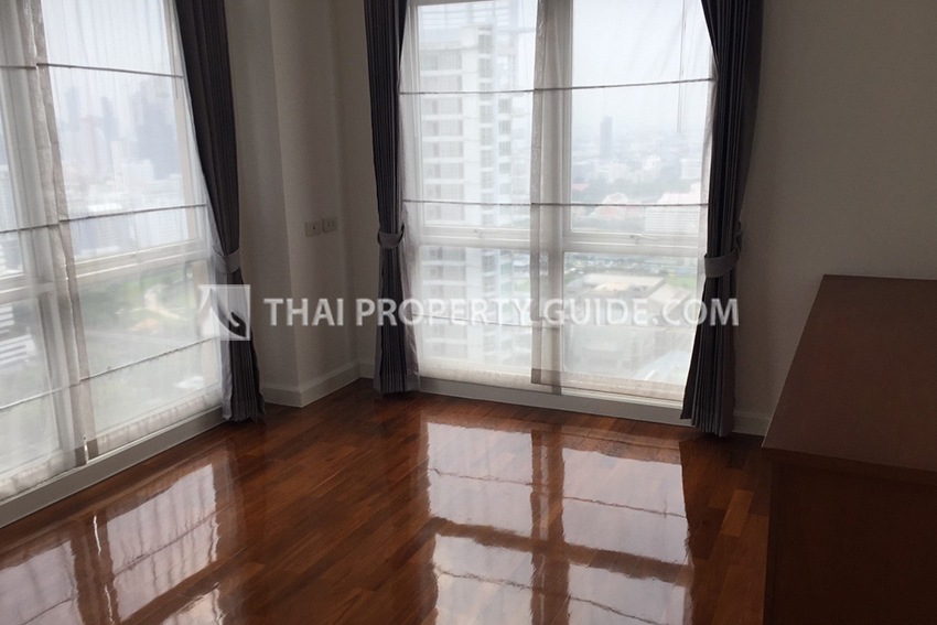 Condominium in Ploenchit 