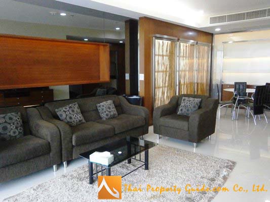 Condominium in Ploenchit 