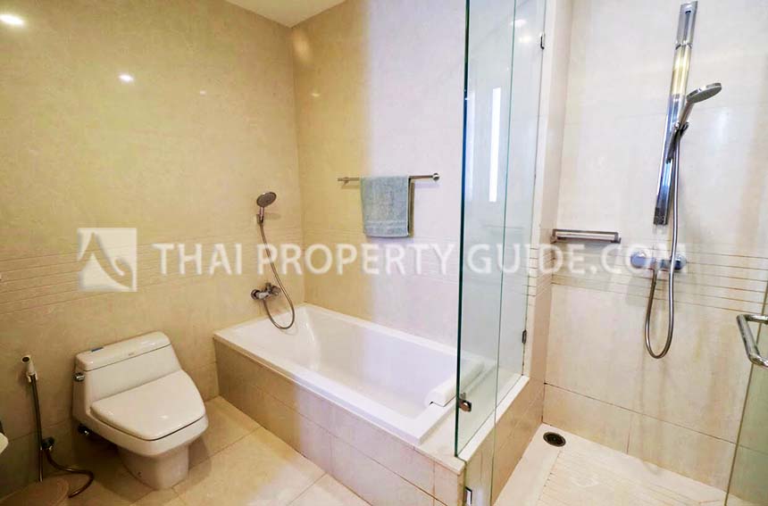 Condominium in Ploenchit 
