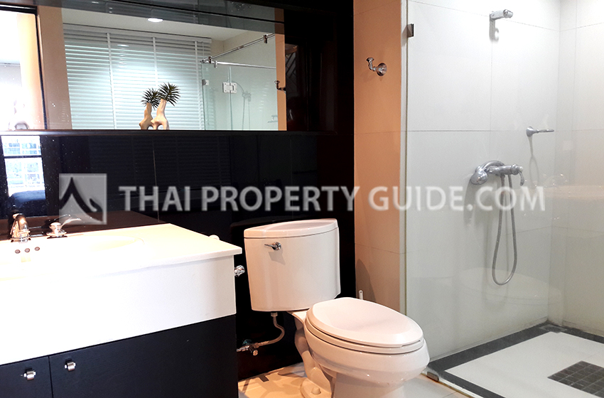 Condominium in Ploenchit 