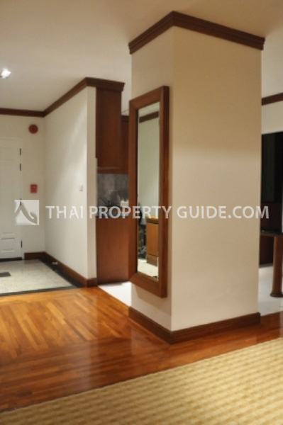 Condominium in Ploenchit 