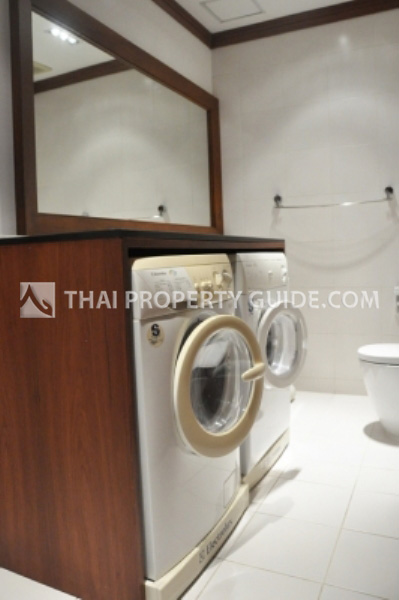 Condominium in Ploenchit 