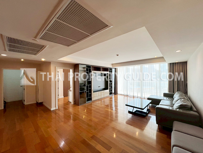 Condominium for rent in Ploenchit